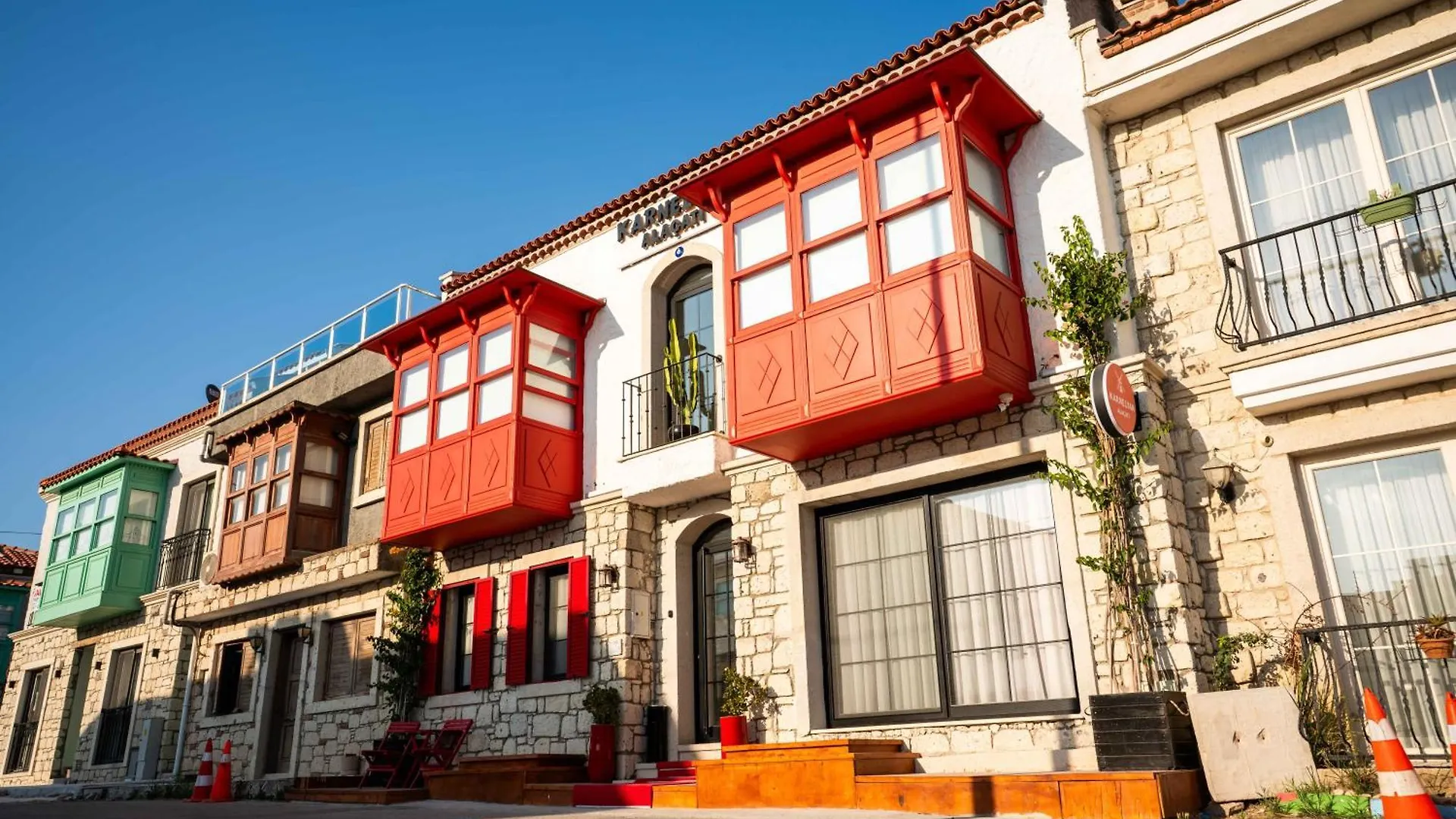 Karnelyan Alacati Çeşme