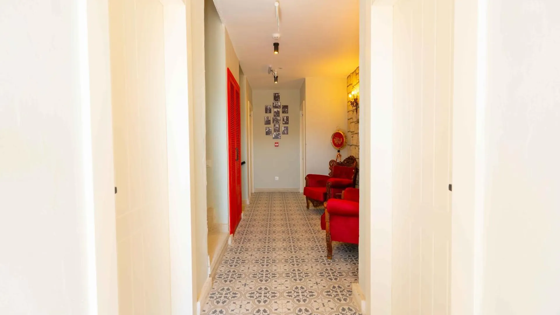 Karnelyan Alacati Çeşme
