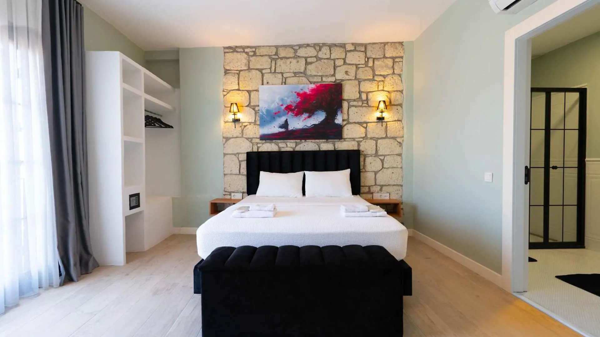 Karnelyan Alacati Çeşme