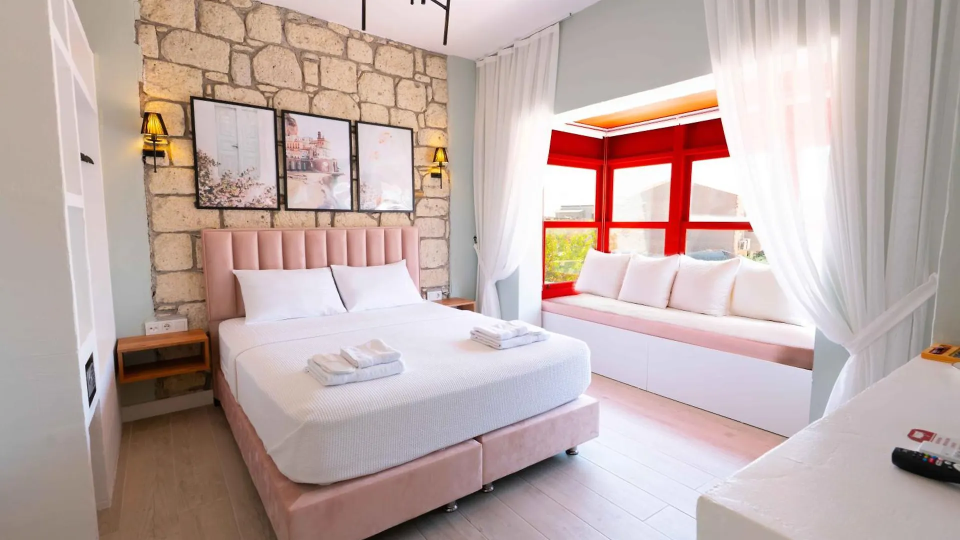 Karnelyan Alacati Çeşme